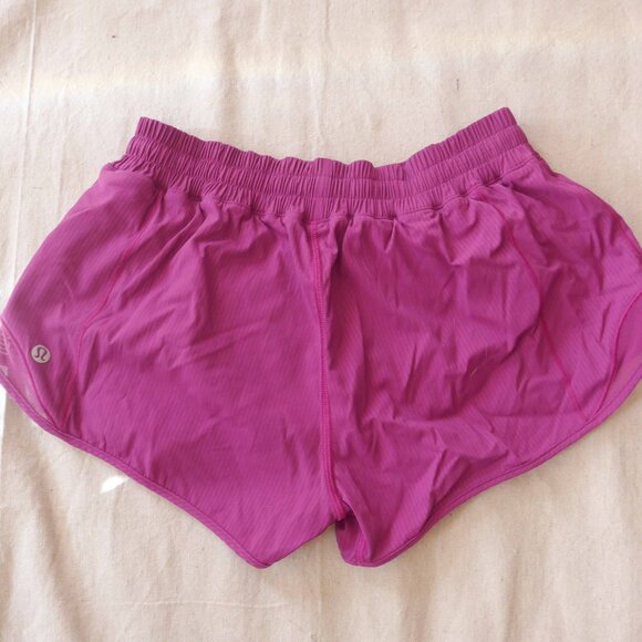 Lululemon Women 4 Deep Fuchsia Shorts - Picture 3 of 14